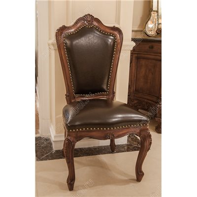 Стул классический в коже