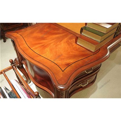 Письменный стол для кабинета