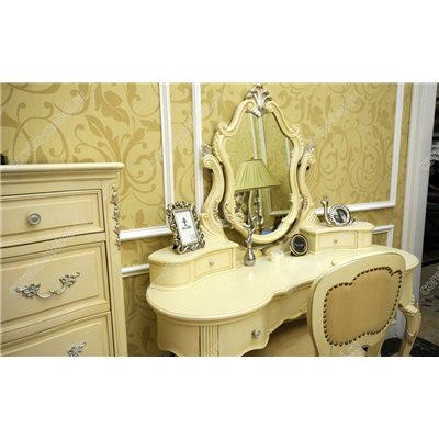 Туалетный столик классика с зеркалом