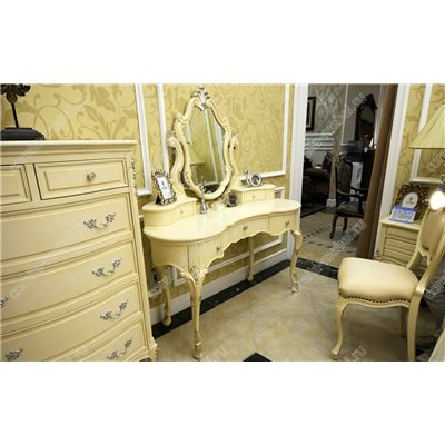 Туалетный столик классика с зеркалом