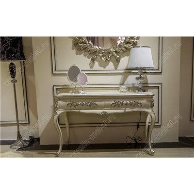 Консоль в прихожую